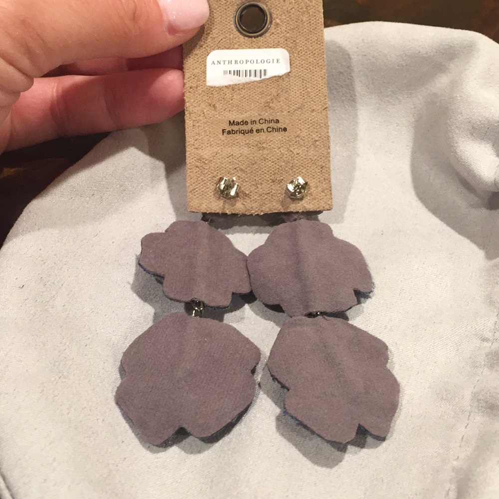 Earrings - Picture 3 of 4